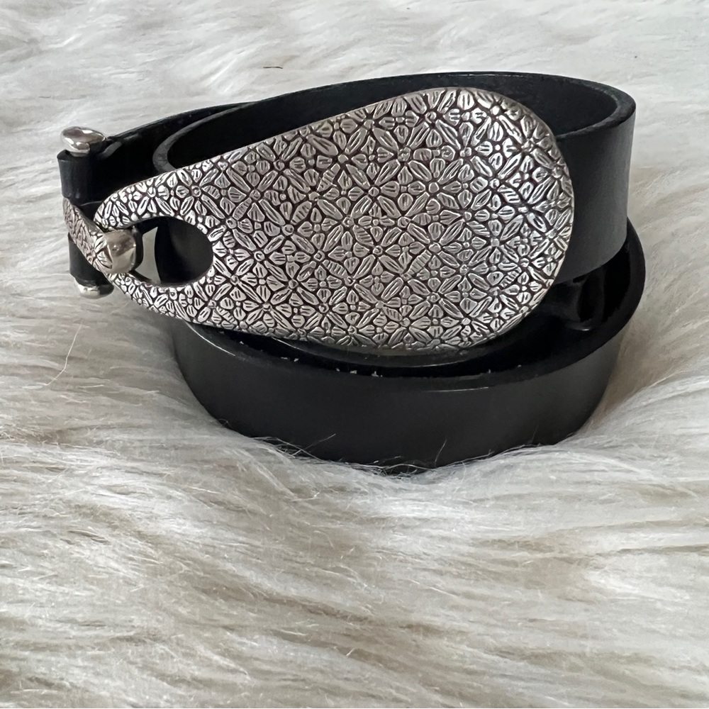 Chico's Woman’s Black Leather Belt Silver Embossed Floral Pattern Front …